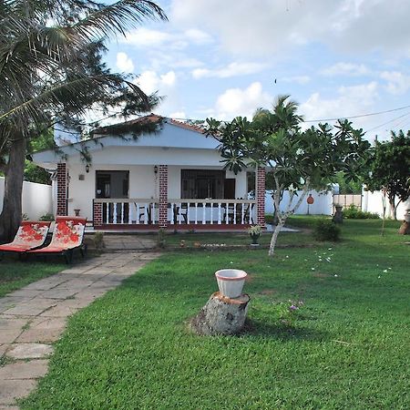 Beach House Mirissa Habitación foto